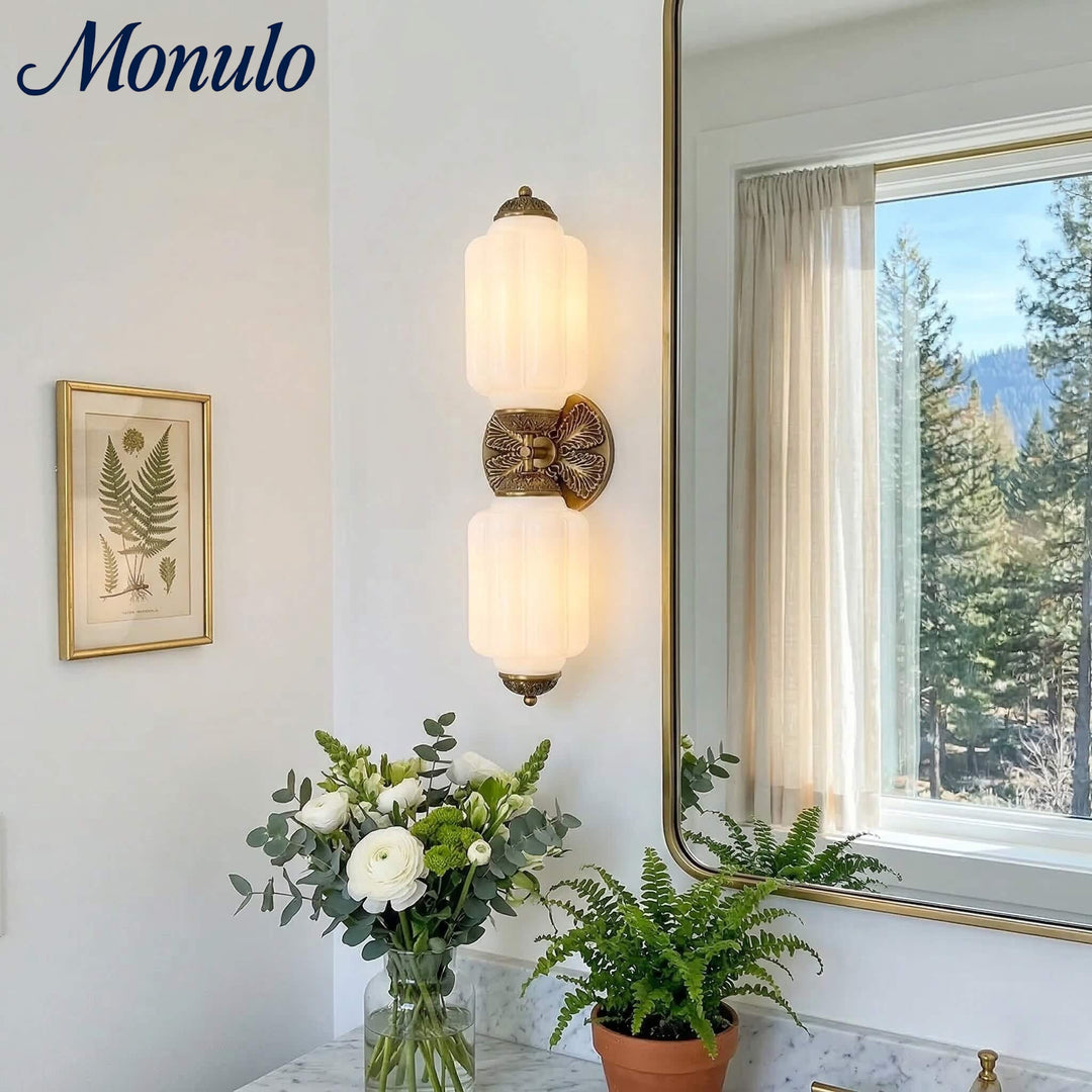 Applique murale vintage en verre laiteux festonné Eloise - Éclairage d'appoint moderne pour salle de bain et chambre