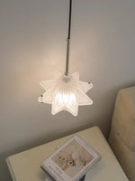 Cargar imagen en el visor de la Galería, Lámpara colgante Art Déco Star de cristal esmerilado con estilo geométrico - Astris Elara 
