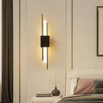 Bild in Gallery-Viewer laden, LuminArt - Stilvolle Schwarz/Gold LED-Leuchte