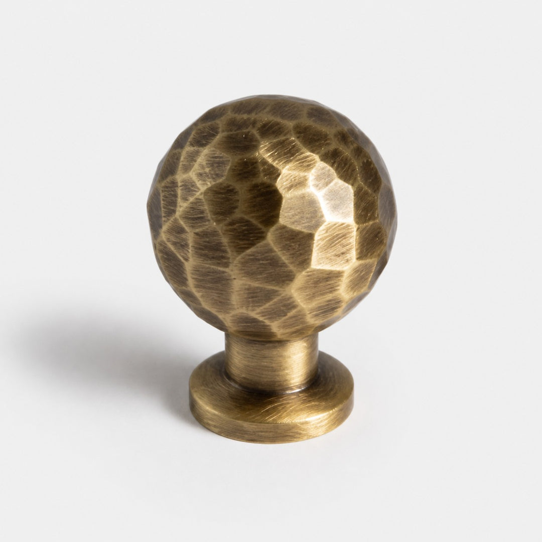 25 mm ball hammered antique brass cabinet knob with base