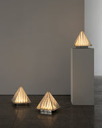 Bild in Gallery-Viewer laden, Fragment Tischlampe