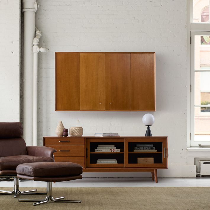 Lámpara de mesa moderna Ulvara: globo de cristal y base cónica para un dormitorio luminoso.