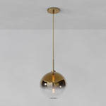 Cargar imagen en el visor de la Galería, Lámpara colgante Selvion con forma de globo escultural: moderna lámpara colgante de cristal con un diseño elegante.
