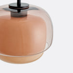 Cargar imagen en el visor de la Galería, Aplique de pared Clinco con forma de globo de cristal contemporáneo: diseño moderno, iluminación versátil para salón, dormitorio y pasillo.
