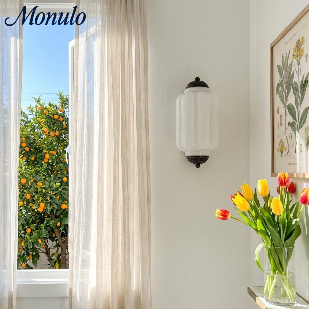 Applique murale vintage en verre laiteux festonné Eloise - Éclairage d'appoint moderne pour salle de bain et chambre