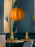 Bild in der Galerieansicht laden, Amerikanisches Vintage Cream Glass Shade Shaped Eloise Kronleuchter
