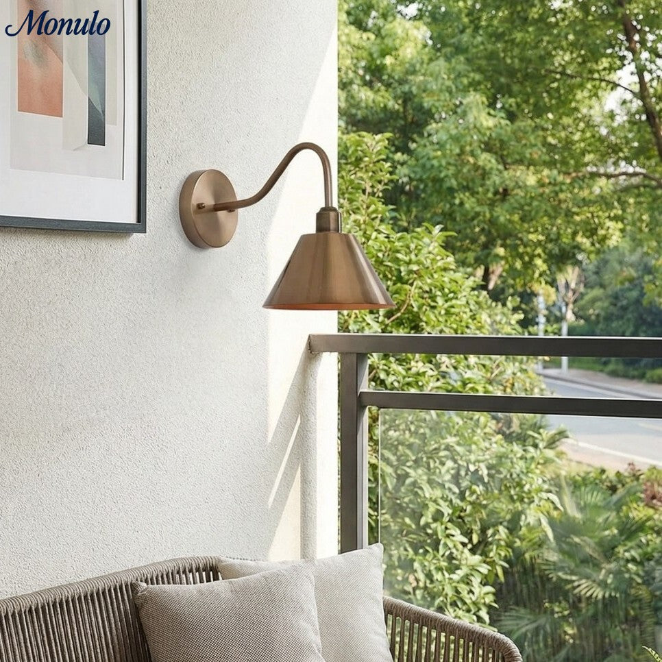 Narix Verjüngte Metall-Wandleuchte im zeitgenössischen Stil für Flure und Schlafzimmer