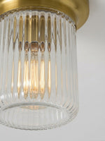 Bild in Gallery-Viewer laden, Rivora Strukturierte gerippte Glas-Deckenleuchte — Elegante flache Leuchte für Eingangsbereiche