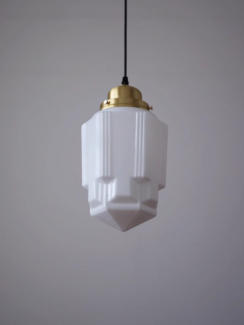Opalglas Pendelleuchte – Vintage Milchglas Pendelleuchte mit Messingakzent