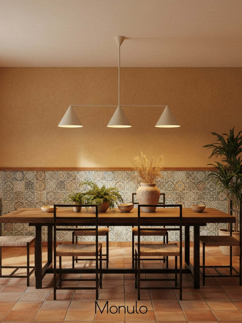 Lámpara de araña de metal con pantalla cónica Brivana: lámpara de comedor minimalista lineal
