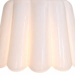 Bild in Gallery-Viewer laden, Close view of white scalloped ceramic shade