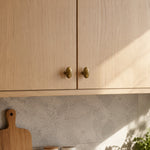 Cargar imagen en el visor de la Galería, Oval brass cabinet knob styling scene