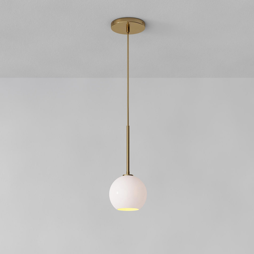 Lámpara colgante Selvion con forma de globo escultural: moderna lámpara colgante de cristal con un diseño elegante.