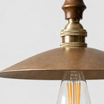 Cargar imagen en el visor de la Galería, Close view of hammered brass shade texture