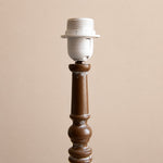 Load image into Gallery viewer, E27 socket close detail on table lamp without bulb