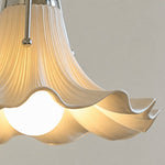 Bild in Gallery-Viewer laden, Cazelle Artistic Floral Pendant Lamp – Modern Sculptural Fixture for Living and Dining Areas