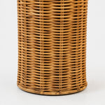 Bild in Gallery-Viewer laden, Close view of the woven rattan lamp body