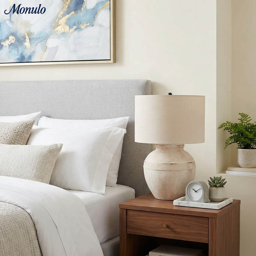 Lampe de table Ceruna à base en céramique texturée avec abat-jour en tissu - Éclairage moderne de chevet pour chambre à coucher