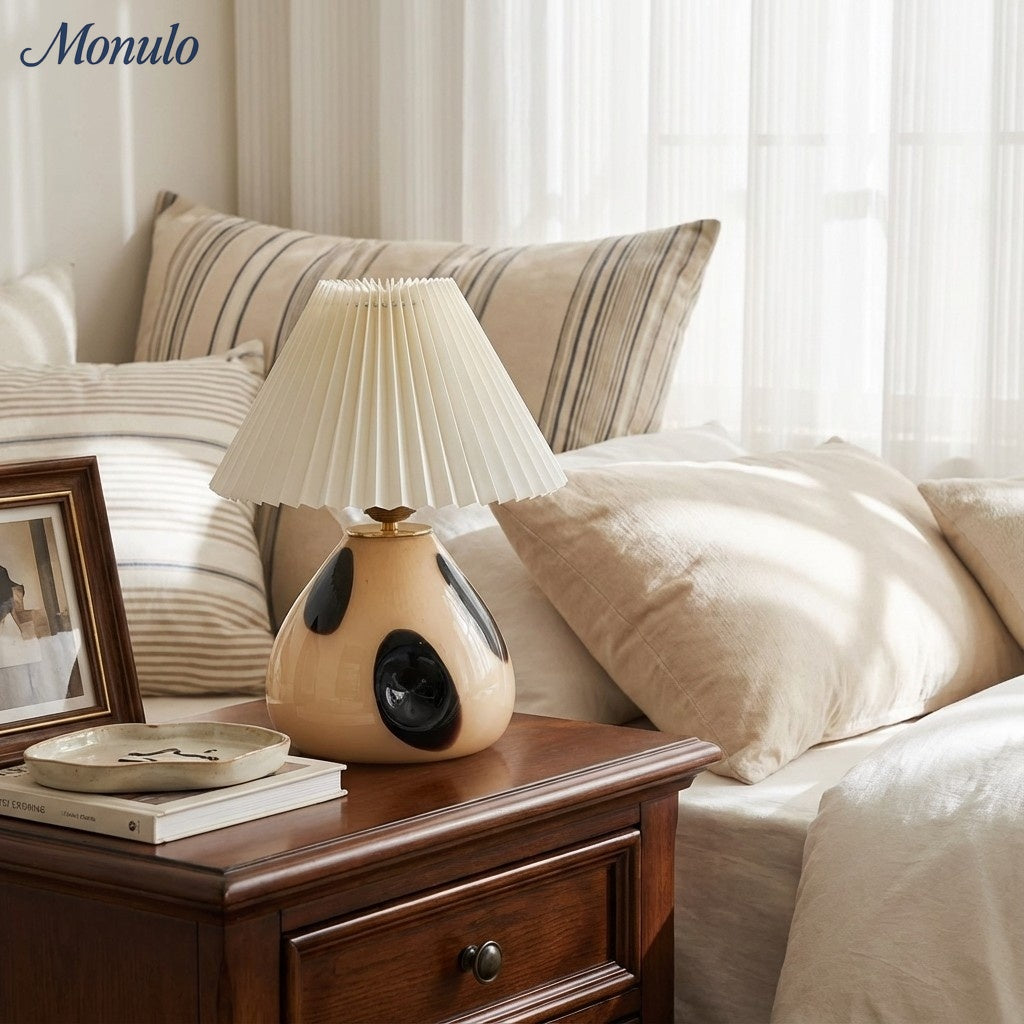 Lampe de table plissée en tissu minimaliste Undara - Éclairage nordique moderne pour bureau à domicile et tables d'appoint