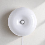 Cargar imagen en el visor de la Galería, Round Disc Centre Button Blown Glass Wall Light