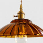 Cargar imagen en el visor de la Galería, Amber ribbed glass shade and bulb detail