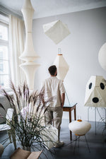Bild in Gallery-Viewer laden, White Handcrafted Mulberry Paper Swag Light