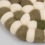 Cargar imagen en el visor de la Galería, Close view of round felt ball coaster edge