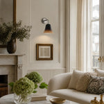 Bild in Gallery-Viewer laden, Latte wall sconce in a refined living room
