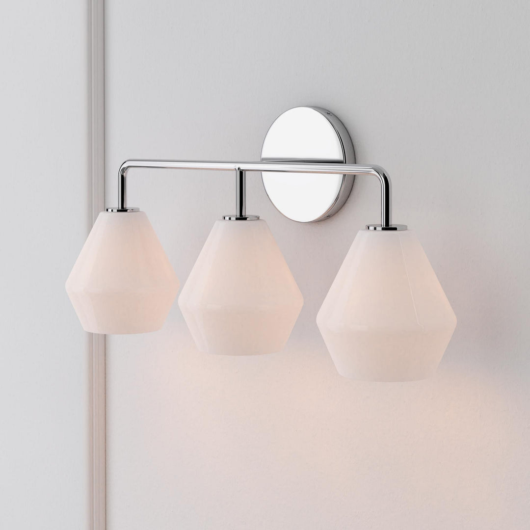 Aplique de tocador de vidrio Merin: iluminación con pantallas de vidrio dobles y triples