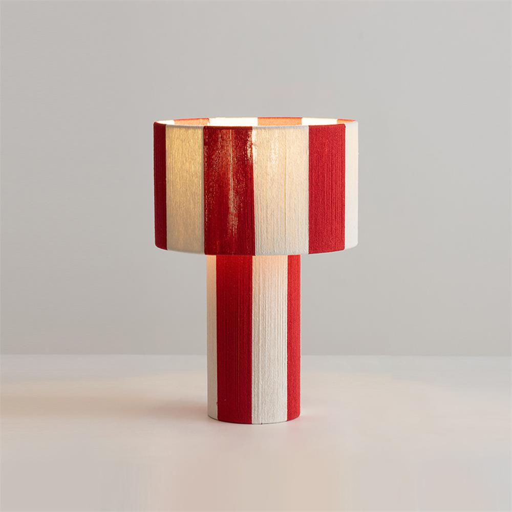 Luz de mesa Strivelle