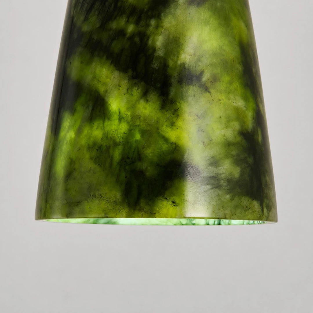green shade opening and inner rim detail