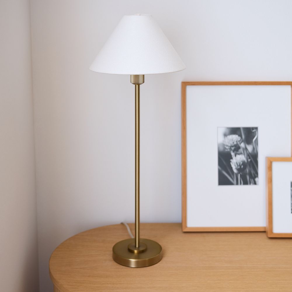 Lámparas de mesa y de pie Diora - Pantalla de lino, estilo lineal moderno, acento sofisticado