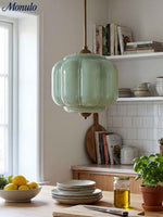 Bild in Gallery-Viewer laden, American Vintage Cremeglas-Schirm geformt Eloise Kronleuchter