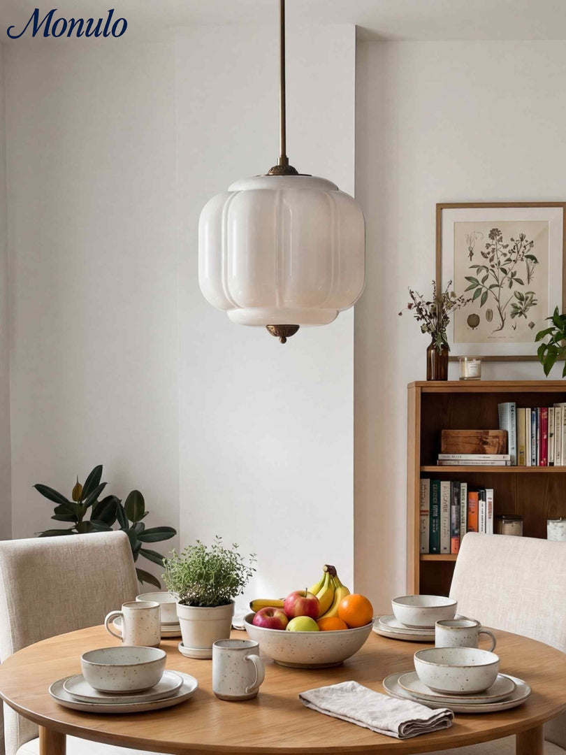 American Vintage Cremeglas-Schirm geformt Eloise Kronleuchter