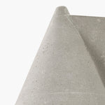 Charger l'image dans la visionneuse de galerie, Applique murale conique en béton Concrellia – Applique artistique moderne pour chambre