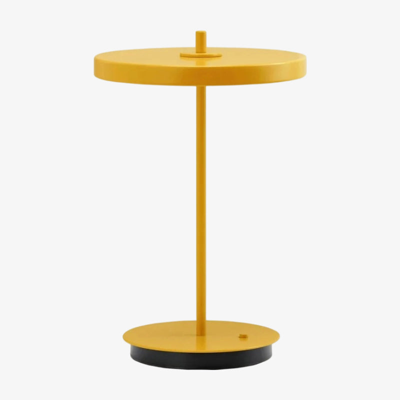 Lampe de table en métal minimaliste moderne sculpturale Astris pour salon et bureau