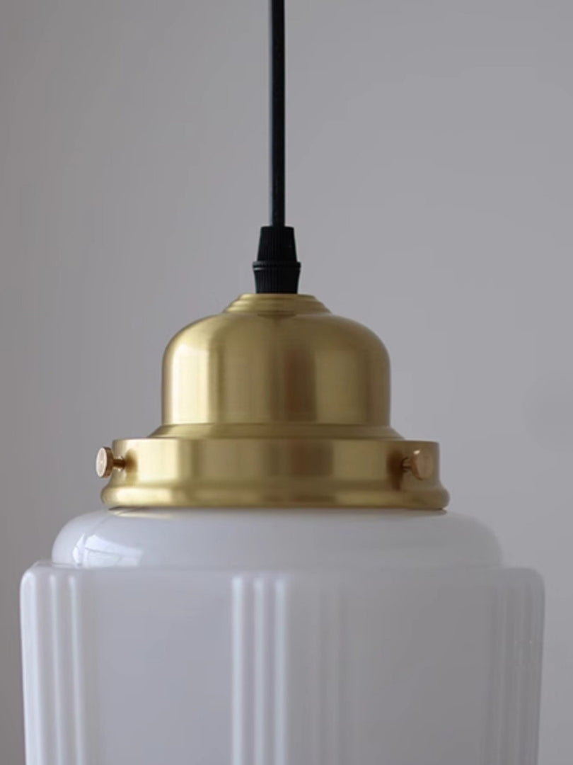 Opalglas Pendelleuchte – Vintage Milchglas Pendelleuchte mit Messingakzent