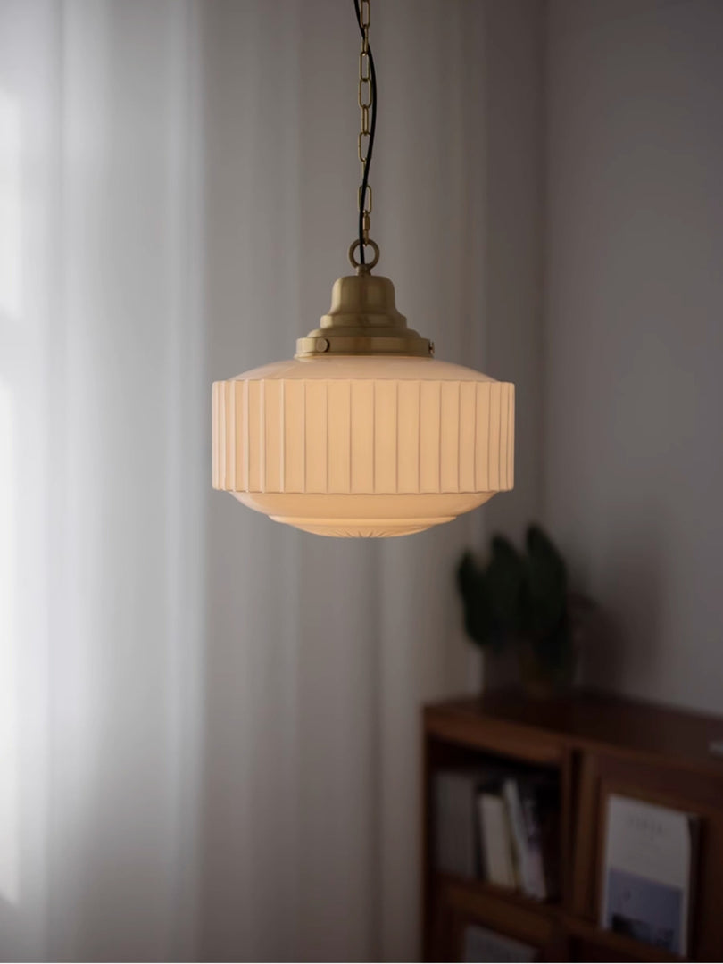 Opalglas Pendelleuchte – Vintage Milchglas Pendelleuchte im Art Deco Stil