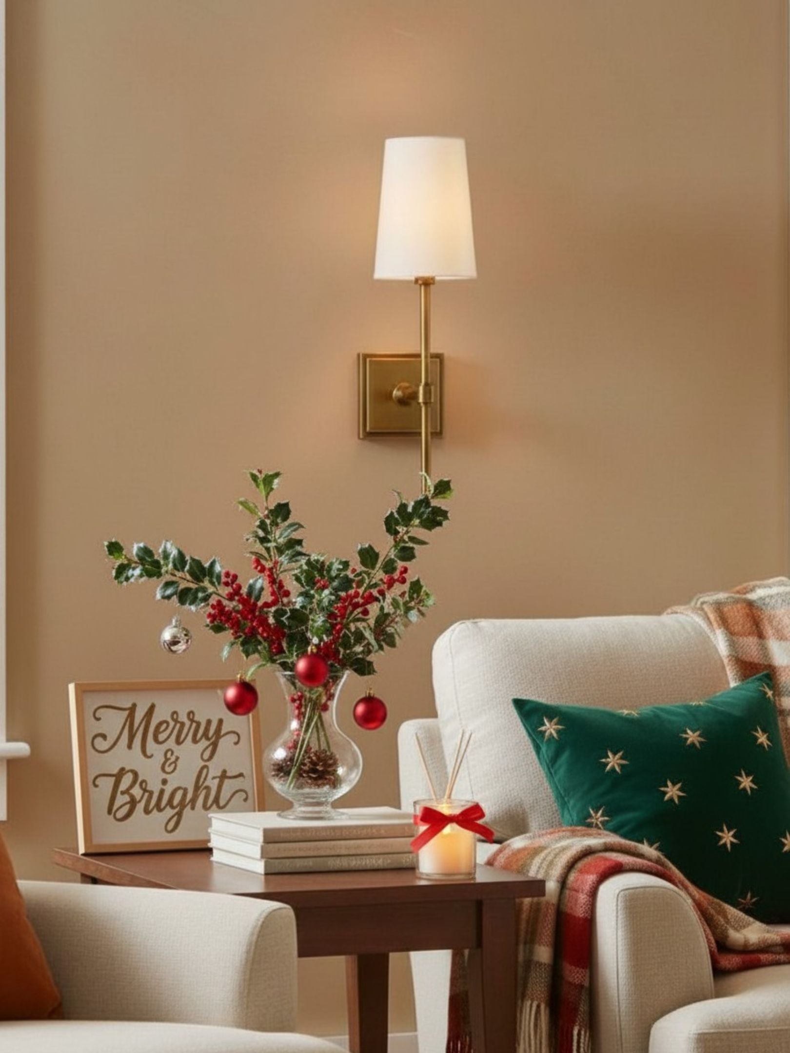 Lámpara de pared Rowan con pantalla de lino blanco elegante – Lámpara de pared retro de metal para dormitorio y pasillo