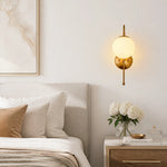 Bild in Gallery-Viewer laden, Luma Globe Wall Sconce · Milk Glass · Gold
