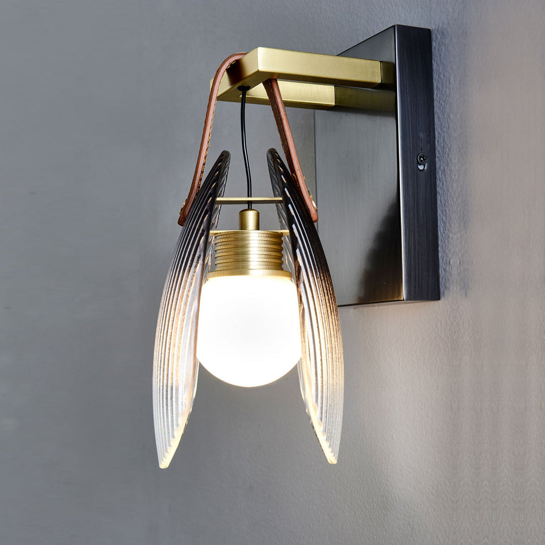 Lámpara de pared de cristal con forma de concha