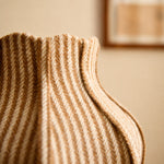 Bild in Gallery-Viewer laden, Curved fabric lampshade edge with soft woven texture