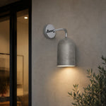 Bild in Gallery-Viewer laden, Vintage wall sconce installation scene