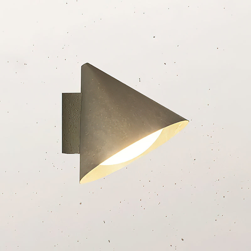 Skulpturale Kegel-Wandlampe – Retro-inspirierte Minimalistische Dekorative Ambientebeleuchtung für Wohnzimmer