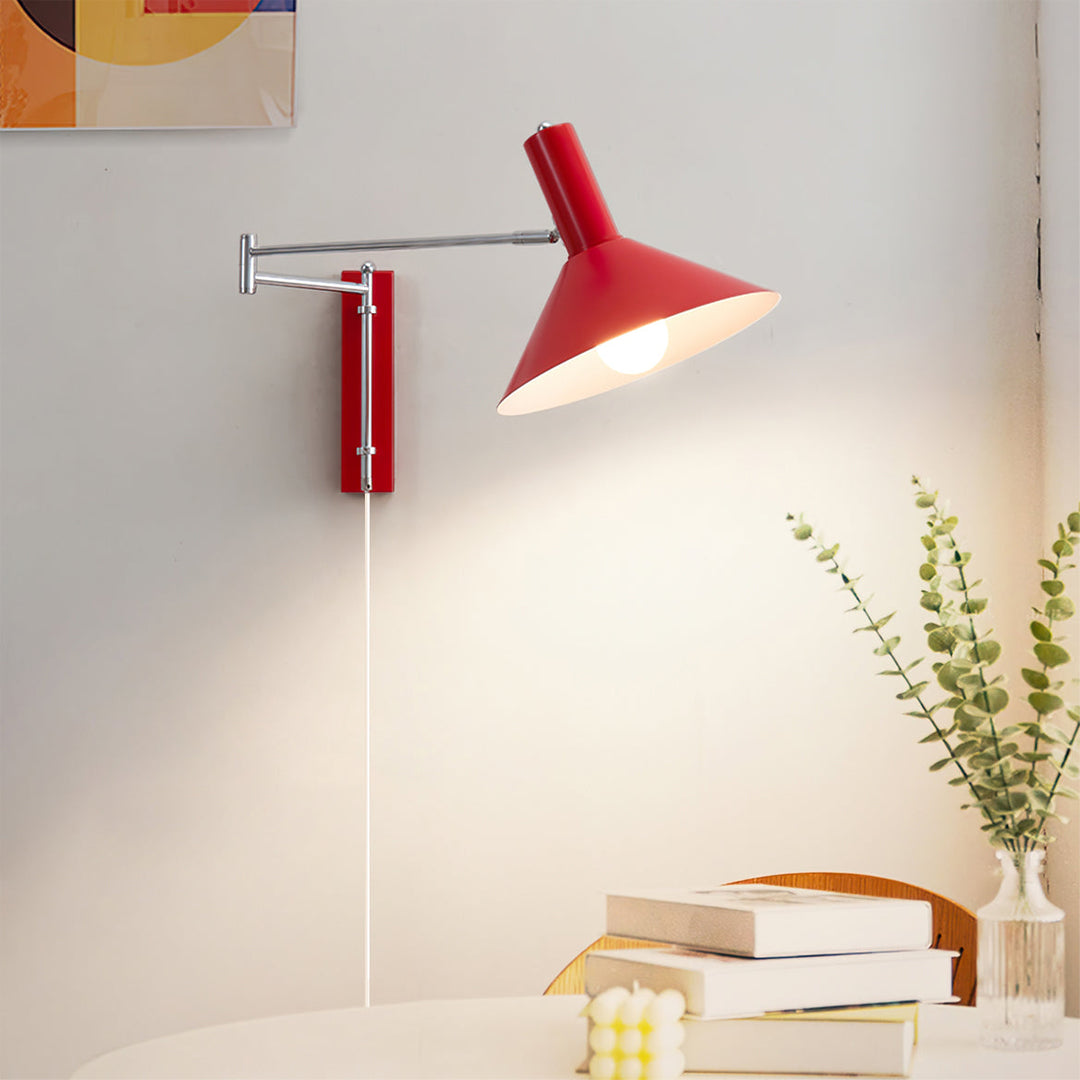 Aplique de pared de metal blanco con brazo ajustable