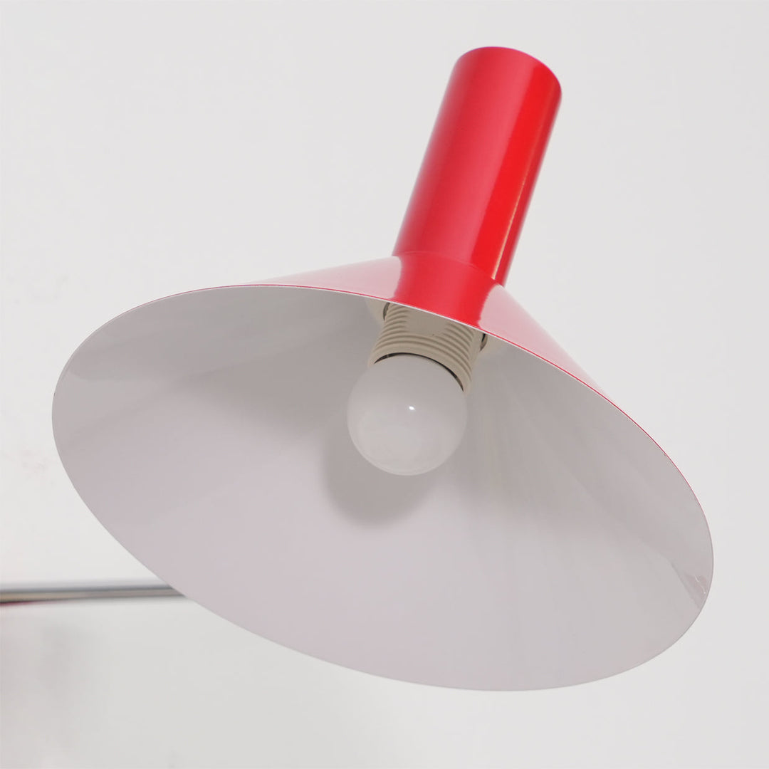Aplique de pared de metal blanco con brazo ajustable