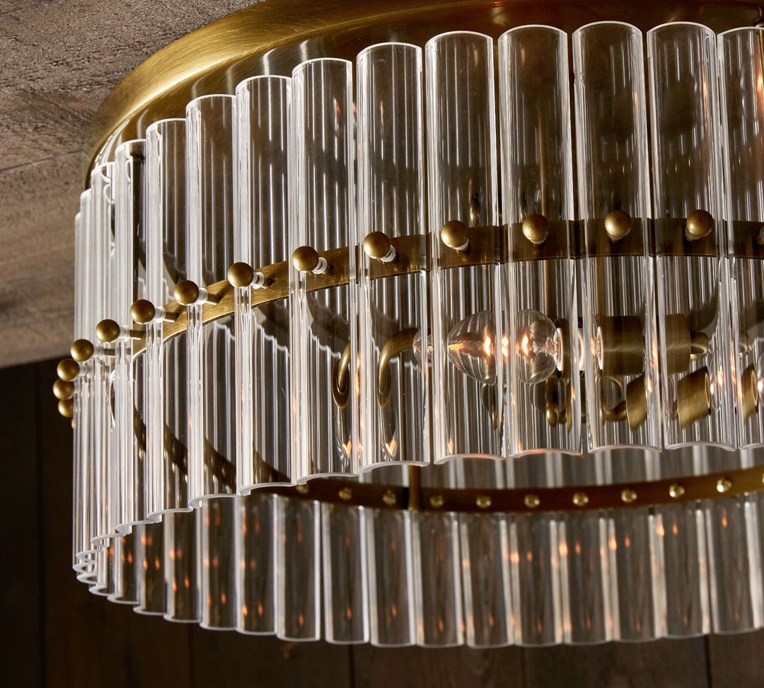 Lámpara de techo Lumora Crystal, de cristal tallado y latón envejecido.