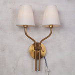 Bild in Gallery-Viewer laden, Hotel-inspirierte, goldbeschichtete Doppelkopf-Wandleuchte für das Schlafzimmer