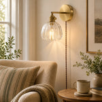 Charger l'image dans la visionneuse de galerie, Tulip glass plug-in wall sconce detail