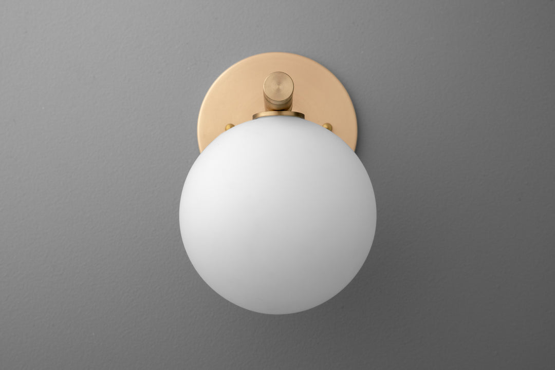 Glorica Glass Minimalist Metal and Glass Wall Sconce – Elegant Decorative Light Fixture for Living Rooms and Hallways